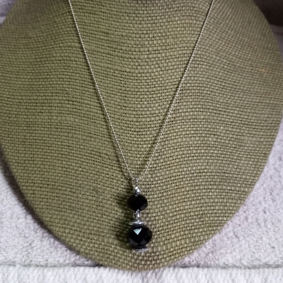 Black silvertone necklace ae - Picture 1 of 5